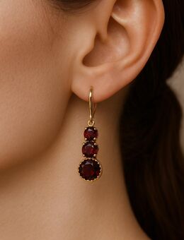 Granatohrringe aus 333er-Gelbgold - Herne