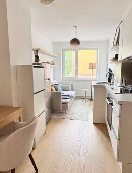 Johannis ! Modernes chices, voll möbliertes 1 Zi.-App. 24 m², weiße EBK, 1.OG mit Aufzug - Nürnberg