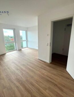 Zentrale Lage - Neuwertig, mit Terrasse und Stellplatz! - Laatzen