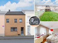 PHI AACHEN - Sanierungsbedürftiges, potenzialstarkes Wohndomizil mit Doppelgarage in Düren! - Düren