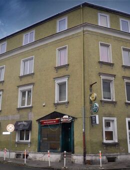 Modernisiertes Mehrfamilienhaus mit einladender Gewerbefläche - Marktredwitz