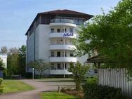 2-Zi.-Whng, 3.OG, ca.79m², Wohnzimer 31m², Wanne und Dusche, großer Balkon, Lift, Einbaumöbel, TG-Platz frei - Nürnberg