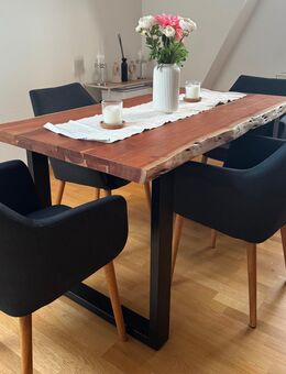 Esstisch Akazie Braun - 140 x 80 cm mit vier Stühlen - Nordhausen