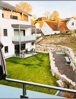 Moderne, zentral gelegene 3-Zimmer-Wohnung mit Balkon, EBK, TG-Stellplatz und Aufzug - Renchen