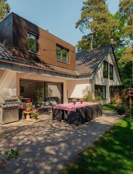Exklusives Wohnen in Bestlage - Stilvolles Anwesen mit parkähnlichem Grundstück - Bergisch Gladbach