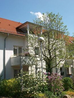 Schöner wohnen: 2-Zimmerwohnung mit Dachterrasse - Naumburg (Saale)