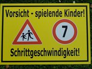 Schilder zur Verkehrsberuhigung - Zülpich