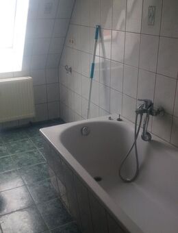 Hospitalstraße 15 - Dreiraumwohnung im Dachgeschoss - Weißenfels
