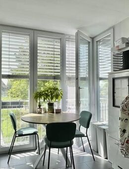 Großzügige 2-Zimmerwohnung mit Einbauküche - Freiburg (Breisgau)