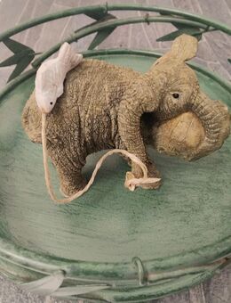 Tusker / Elefant mit Fisch von Goebel - VB 21,90 € - Berlin