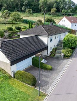 Gepflegtes Einfamilienhaus mit Doppelgarage und Carport in Biersdorf am See. Bitburg 5min - Biersdorf (See)