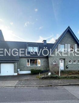 Modernisiertes Familienhaus in bester Lage von Krefeld! - Krefeld