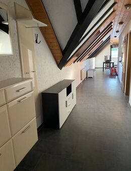 Schöne und gemütliche Dachgeschosswohnung in ruhiger Wohnlage von Landstuhl - Landstuhl (Sickingenstadt)