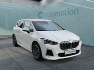 BMW 220 Active Tourer, i M Sport Prof HiFi H K, Jahr 2023 - München