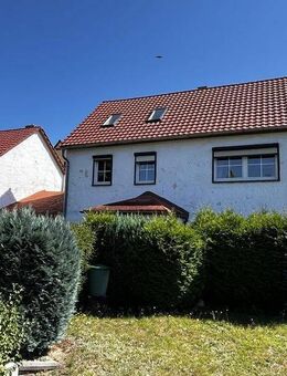 Achtung Schnäppchen: Schönes Wohnhaus mit 620 m² Grdstk., ca. 124 Wfl. und Scheune zum kleinen Preis! - Bad Lausick