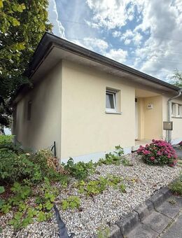 Freistehendes Einfamilienhaus im Bungalowstil mit schönem, uneinsehbarem Garten - ab 01.10.verfügbar - Bayreuth