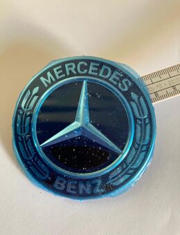 Mercedes Benz Emblem … Denke ist ein Originales … nicht magnetisch vermutlich Aluminium … hier muss man mindestens 10 Zeichen setzen, so ein Quatsch - Friedrichshafen
