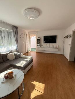 Gemütliche 3 Zimmer Wohnung mit Garage und Balkon in Singen Süd - Singen (Hohentwiel)