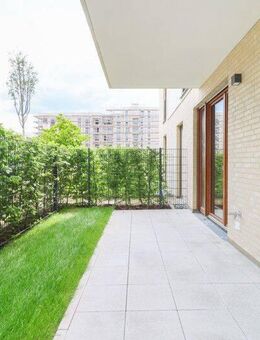 Elegante Erdgeschosswohnung mit sonniger Terrasse und moderner Einbauküche in "Erstbezug" - Frankfurt (Main)
