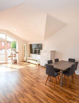 DIETZ: Helle freundliche 3-Zimmer Dachgeschosswohnung in Groß-Zimmern mit Garage und sonnigem Balkon - Groß Zimmern