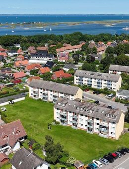 RESERVIERT/Heiligenhafen, charmante 3 Zi.-/65m² ,Hochparterre-Wohnung mit Balkon, EBK u. Vollbad in ruhiger Lage - Heiligenhafen