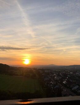 Licht, Weitblick, Wohlgefühl - 2,5-Raum-Wohnung mit Balkon & Aufzug, provisionsfrei - Buseck