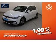 VW Golf, 2.0 TDI Move, Jahr 2023 - Amberg