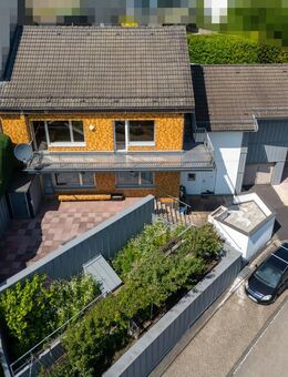 Overath-Immekeppel: Großzügiges Anwesen mit Traumausblick - Overath