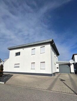 Geräumiges Einfamilienhaus mit Garten und Garage in Hermersberg - Hermersberg