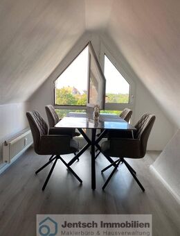Sehr schöne Dachgeschosswohnung im Zentrum Merseburgs zu verkaufen - Merseburg