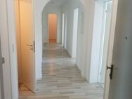 Helle 5-Zimmer-Wohnung mit zwei Balkonen in Coburg - Coburg