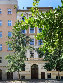 Charme & Komfort: Stilvolle Altbauwohnung mit Balkon und Liftlanding in Prenzlauer Berg - Berlin