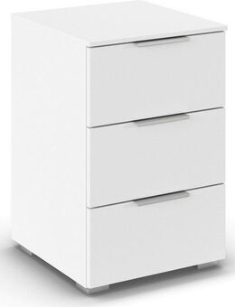 rauch Nachtkommode Nachttisch Nachtkonsole Nachtschrank ASTANA (Breite 40 cm / Höhe 61 cm), mit 3 geräumigen Schubladen, Kantengriff in Alufarben MADE IN GERMANY