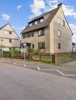 Mehrfamilienhaus mit großem Grundstück und Entwicklungspotenzial in ruhiger Lage von Oberhausen - Oberhausen
