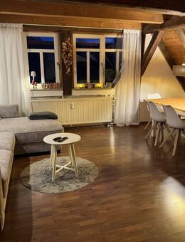 Einzigartige Maisonette-Wohnung im Denkmalhaus - ca. 4 % Rendite, steuerliche Vorteile & frisch sanierte Fassade! - Scheer