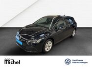 VW Golf, 1.5 VIII eTSI Life TravelAssist, Jahr 2023 - Gießen