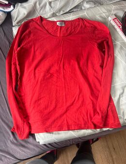 Schöner roter Pulli - Schnaittenbach