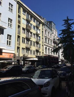 Exclusiv sanierte 4 - Zimmer - Wohnung in Stadtmitte - Düsseldorf