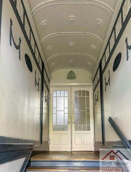 *** Wohnen mit Charakter - großzügige 4-Zimmer-Wohnung im herrschaftlichen Altbau * Veranda, Kamin, Gäste-Bad *** - Schwerin