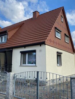 Sehr schöne Doppelhaushälfte mit viel Nebengelass - Löbau