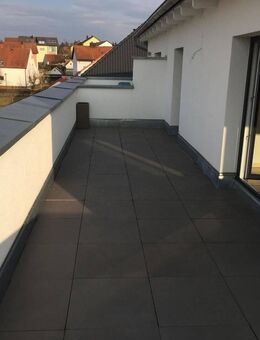 Exklusive Dachterrassenwohnung mit traumhafter Aussicht und Top-Lage! - Burglengenfeld