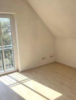 Wohnung im Dachgeschoss mit Balkon - Steinach (Thüringen)