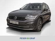 VW Tiguan, 2.0 TDI Life AppCo DA, Jahr 2022 - Bernburg (Saale)