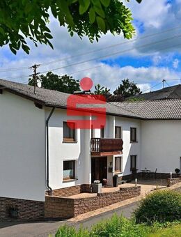 Einfamilienhaus mit Nebengebäuden und Baugrundstück in schöner Lage - Utscheid
