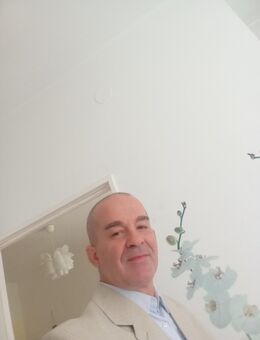 Er 52 Jahre alt ,schlank,77kg,sucht eine Partnerin - Berlin