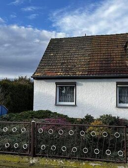 Achtung Schnäppchen: DHH mit 4 Zimmer, ca. 840 m² Grdstk. und Garage in Siedlungslage - Markranstädt