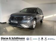 VW Tiguan, 1.5 TSI Allspace Life, Jahr 2022 - Schmallenberg