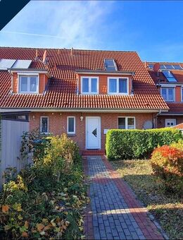 Gepflegtes Reihenmittelhaus mit Heimkino, Whirlpoolwanne und Terrasse - Hamburg