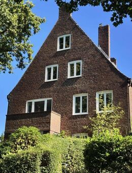 Lichtdurchflutete Maisonette-Wohnung mit einem Hauch Fördeblick - Kiel