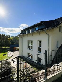 ***Baujahr 2018 - modernes Niedrigenergie-Einfamilienhaus mit Einliegerwohnung in Solms-Niederbiel*** - Solms